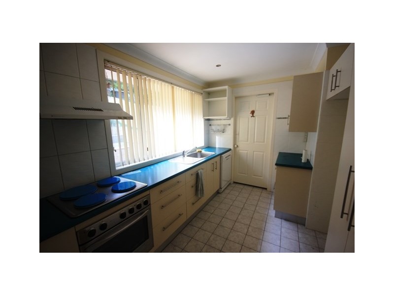 43 Copperfield Drive, Rosemeadow NSW 2560