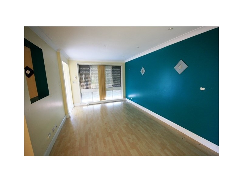 43 Copperfield Drive, Rosemeadow NSW 2560