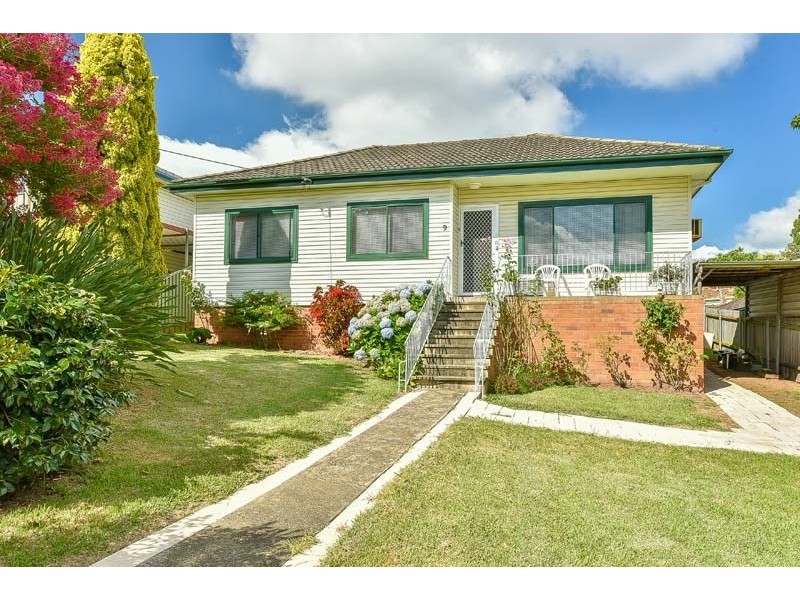 9 Bundarra Road, Campbelltown NSW 2560