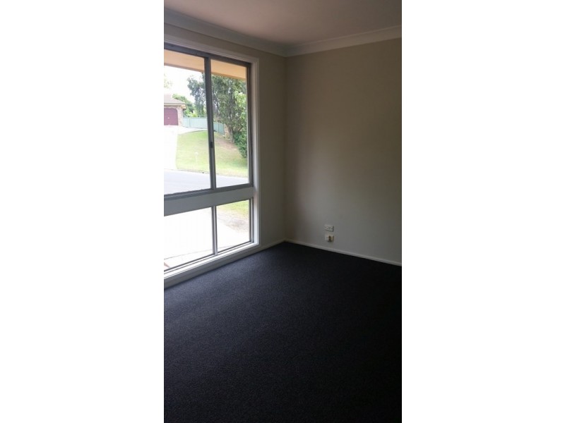 6 Queenscliff, Woodbine NSW 2560