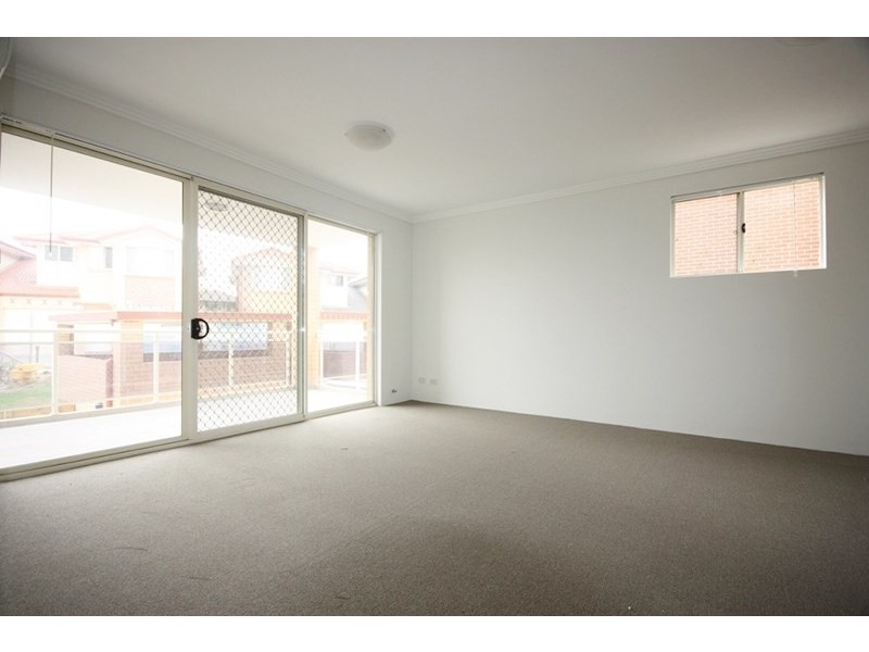 31/221a Waterworth Drive, Mount Annan NSW 2567