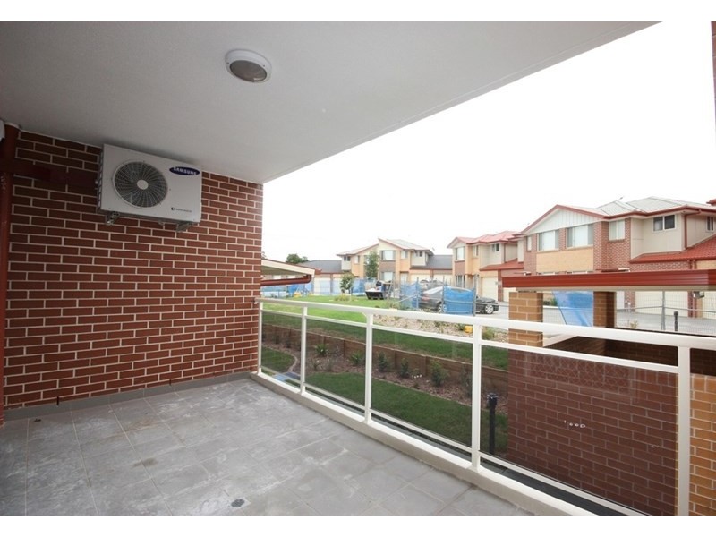 31/221a Waterworth Drive, Mount Annan NSW 2567