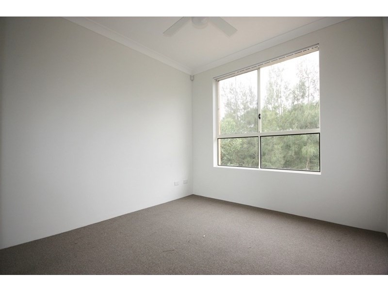 31/221a Waterworth Drive, Mount Annan NSW 2567