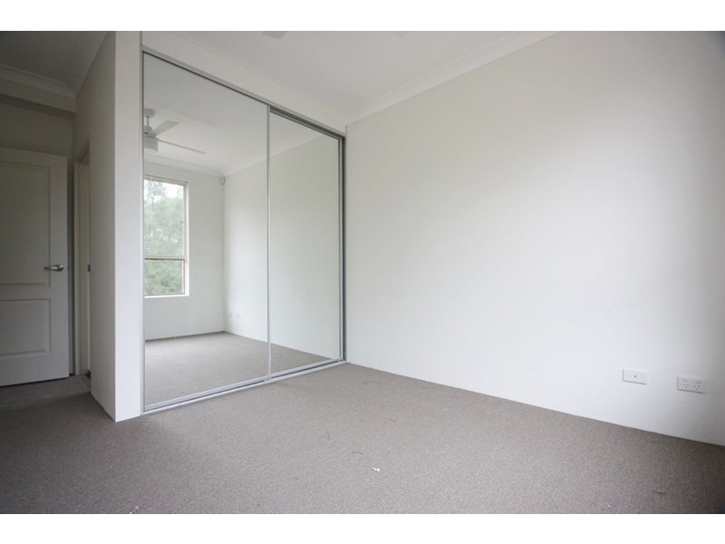 31/221a Waterworth Drive, Mount Annan NSW 2567