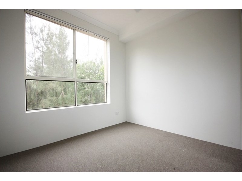 31/221a Waterworth Drive, Mount Annan NSW 2567