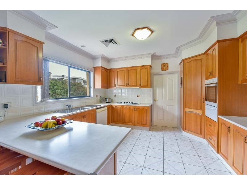 8 Lakeview Place, Glen Alpine NSW 2560