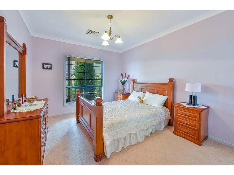 8 Lakeview Place, Glen Alpine NSW 2560