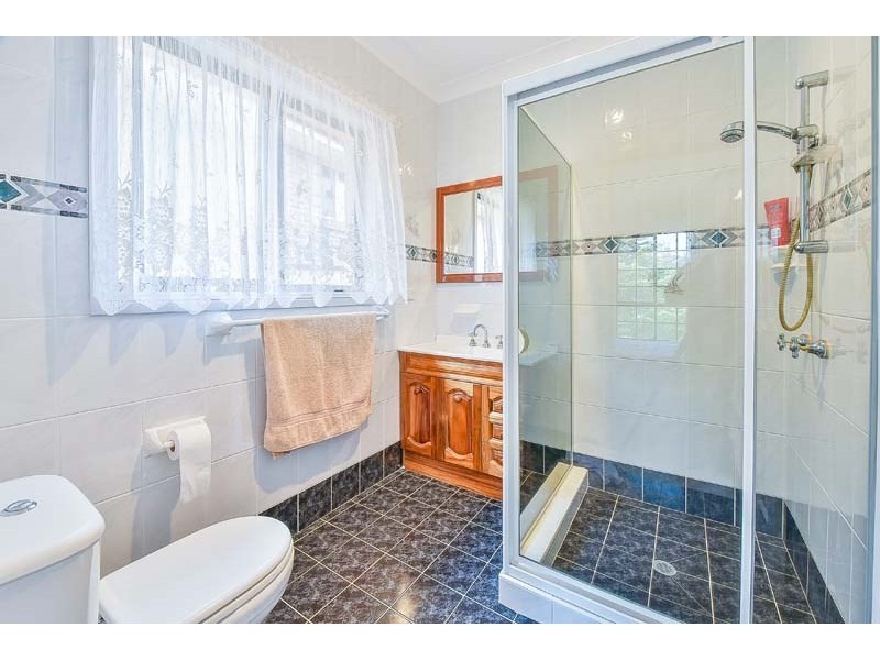 8 Lakeview Place, Glen Alpine NSW 2560