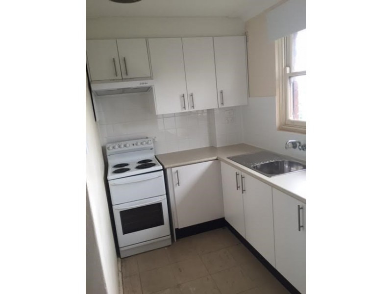 3/5 Bradbury Avenue, Campbelltown NSW 2560