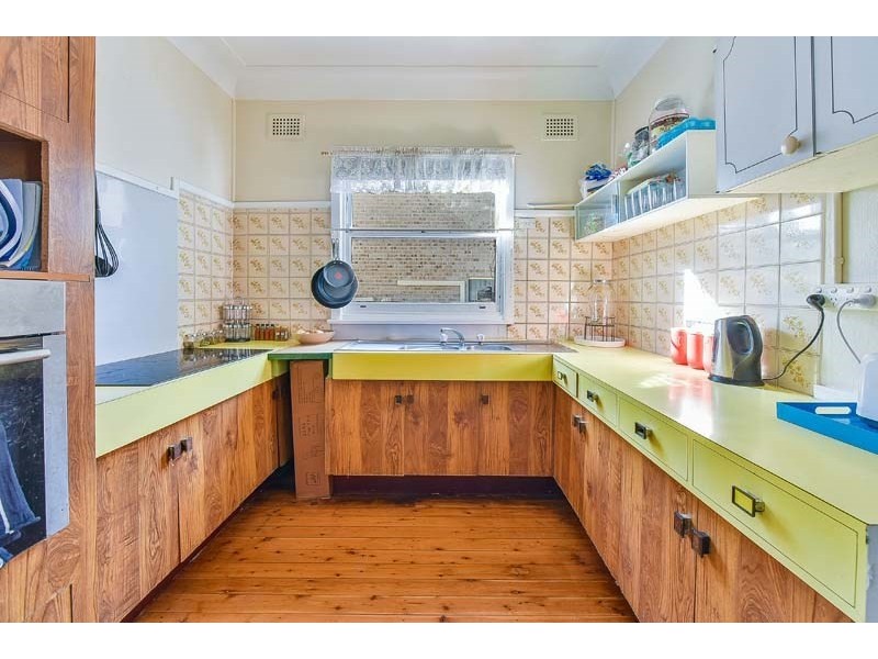 9 Hughes Street, Leumeah NSW 2560