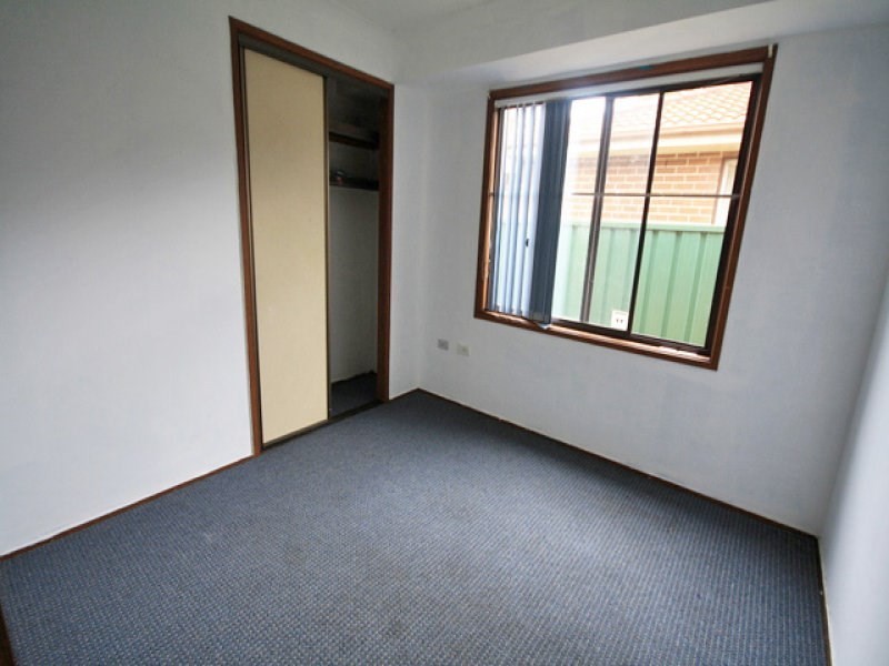 27 Evelyn Street, Macquarie Fields NSW 2564