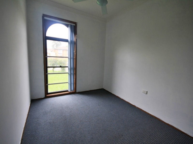 27 Evelyn Street, Macquarie Fields NSW 2564