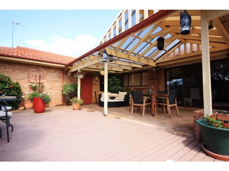 42 Clerkenwell Street, Ambarvale NSW 2560