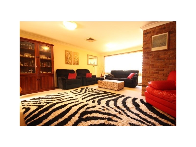 42 Clerkenwell Street, Ambarvale NSW 2560