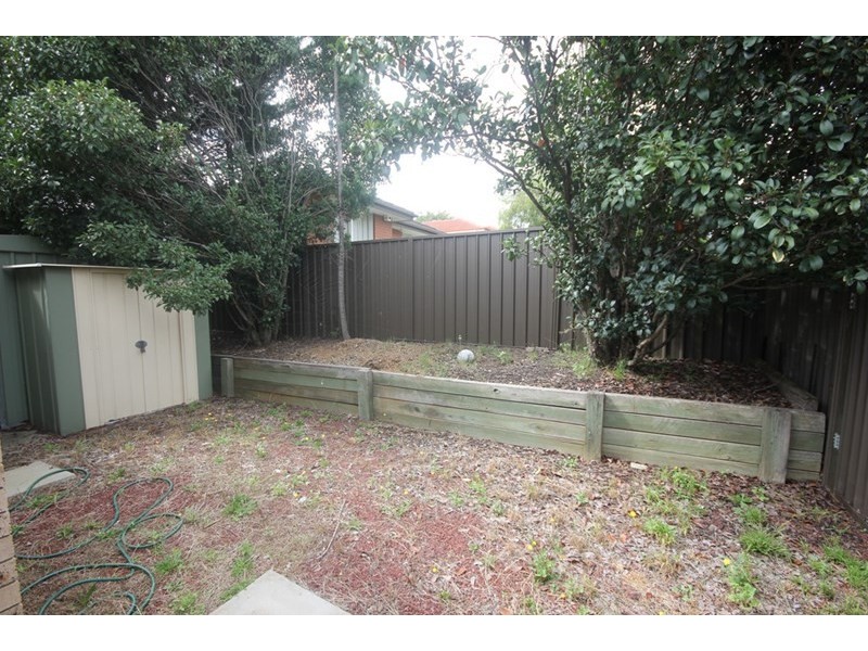 36 Cleopatra Drive, Rosemeadow NSW 2560