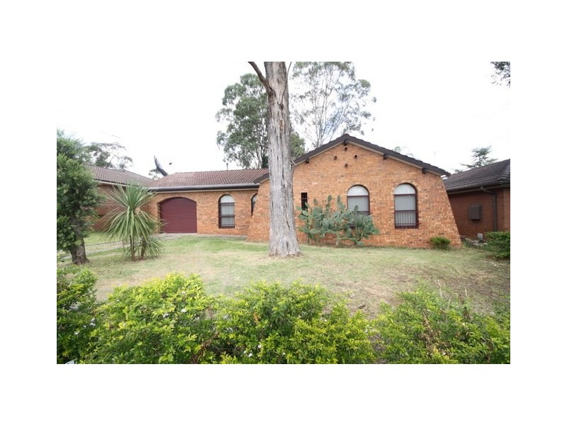 7 Lyrebird Place, Ingleburn NSW 2565