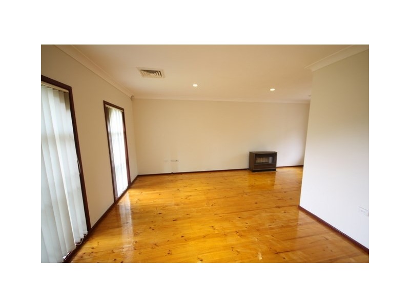 7 Lyrebird Place, Ingleburn NSW 2565