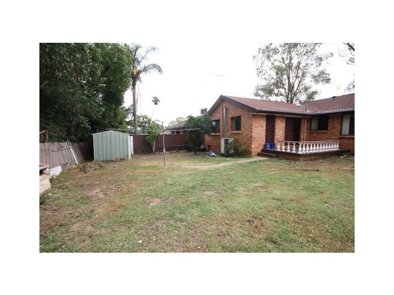 7 Lyrebird Place, Ingleburn NSW 2565