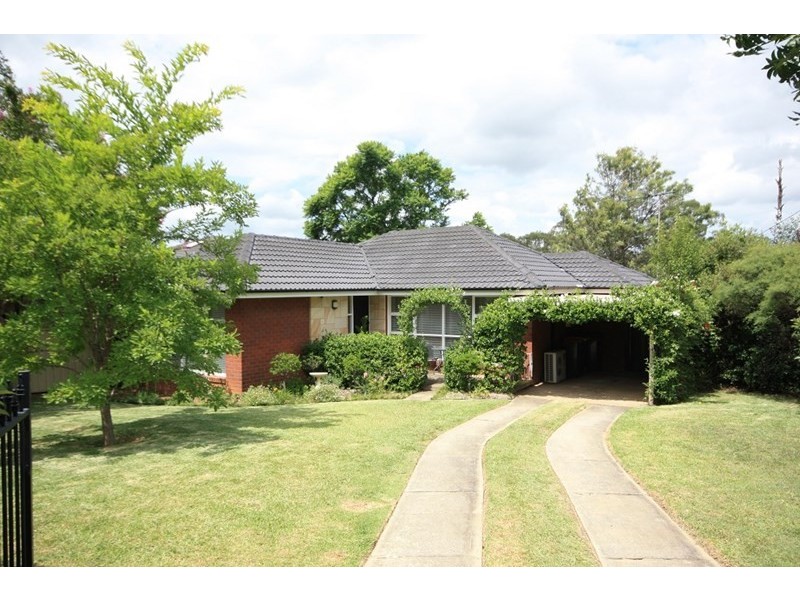 106 Macquarie Avenue, Campbelltown NSW 2560