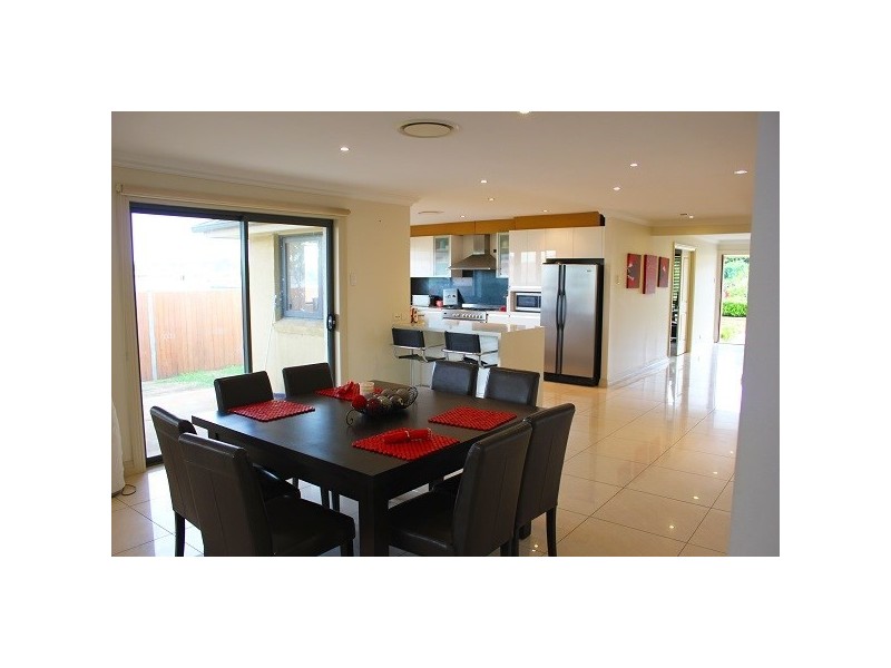 8 Border Close, Elderslie NSW 2570