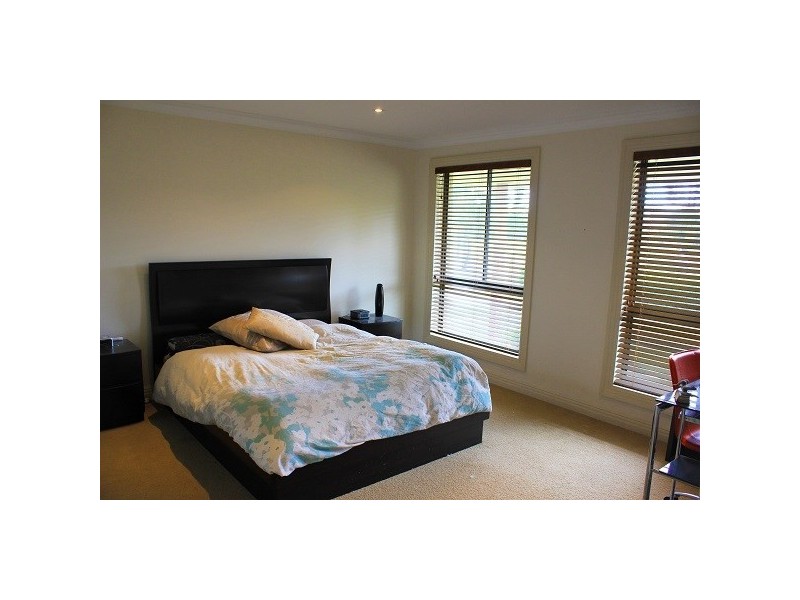 8 Border Close, Elderslie NSW 2570