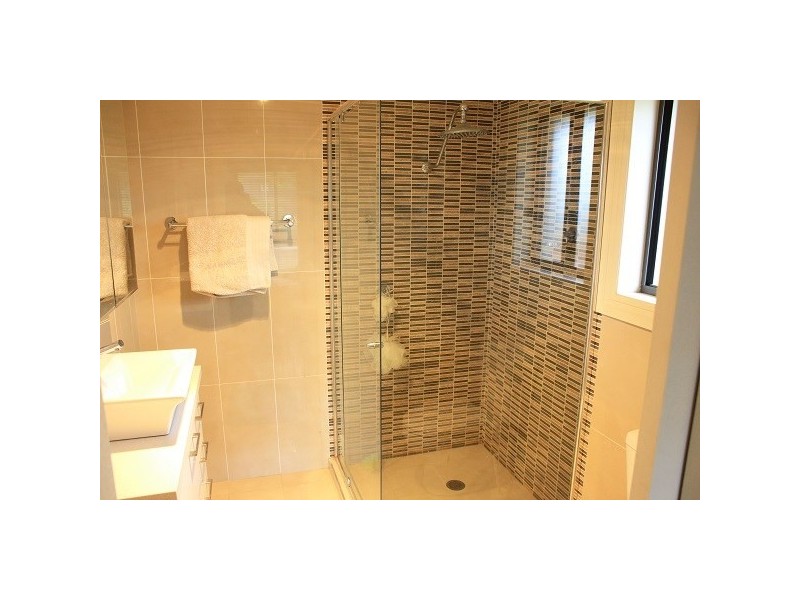 8 Border Close, Elderslie NSW 2570