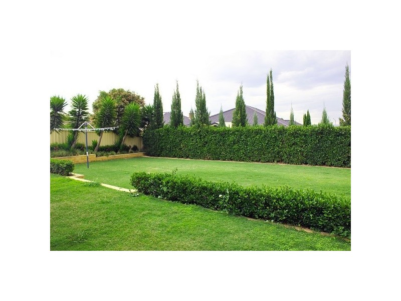 8 Border Close, Elderslie NSW 2570