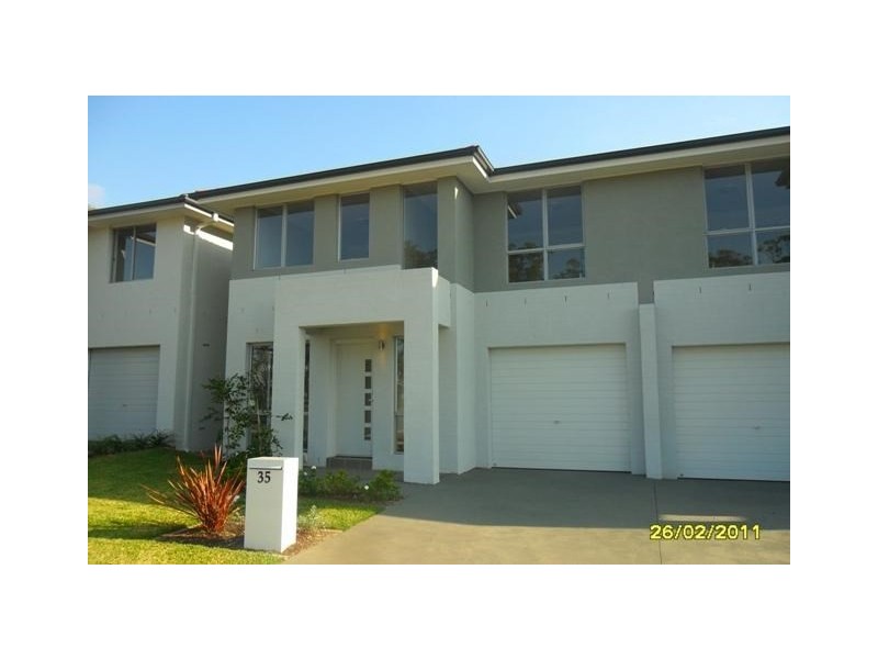 35 Atlantic Boulevard, Glenfield NSW 2167