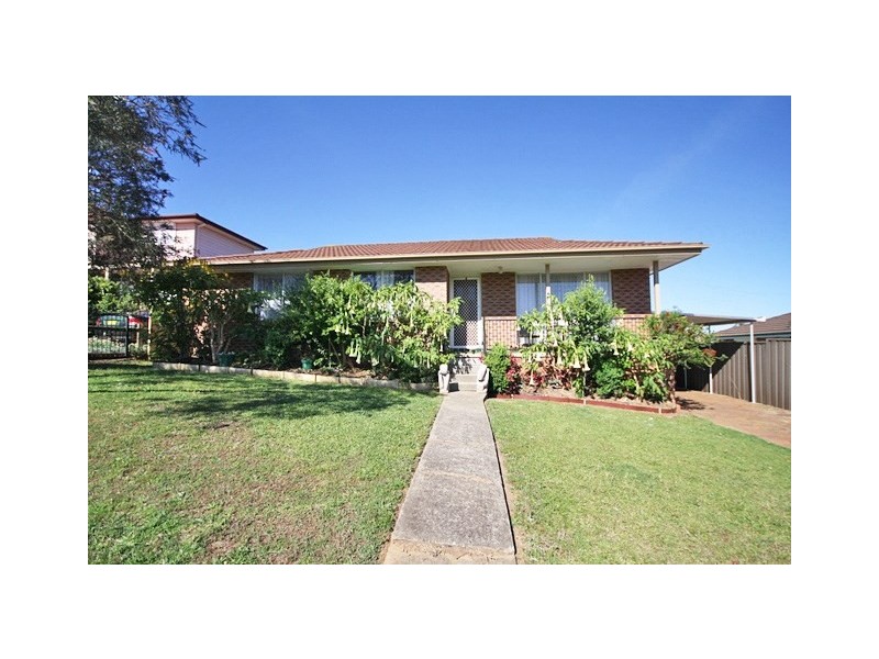 4 Goodsell Street, Minto NSW 2566