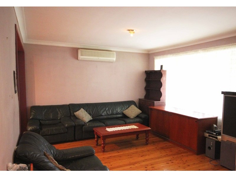 43 Paterson Street, Campbelltown NSW 2560