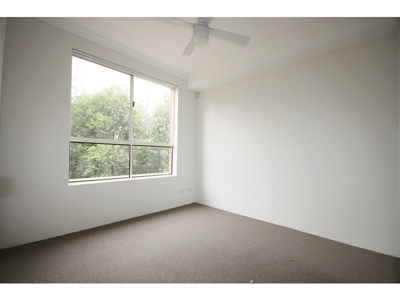 27/221a Waterworth Drive, Mount Annan NSW 2567