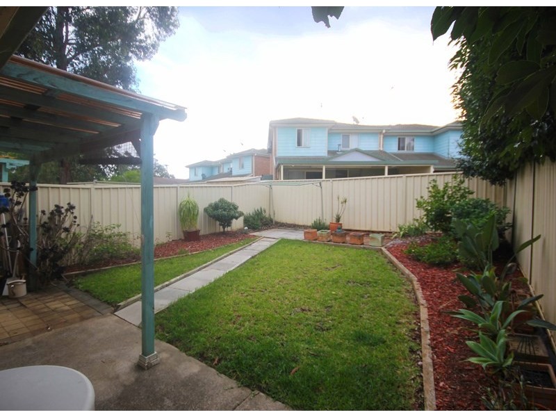 8/57 Murrandah Avenue, Camden NSW 2570