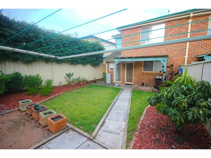 8/57 Murrandah Avenue, Camden NSW 2570