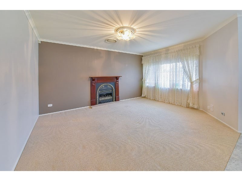 8 Claremont Circuit, Glen Alpine NSW 2560