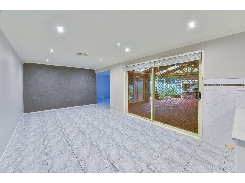 8 Claremont Circuit, Glen Alpine NSW 2560