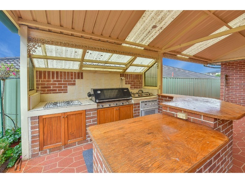 8 Claremont Circuit, Glen Alpine NSW 2560