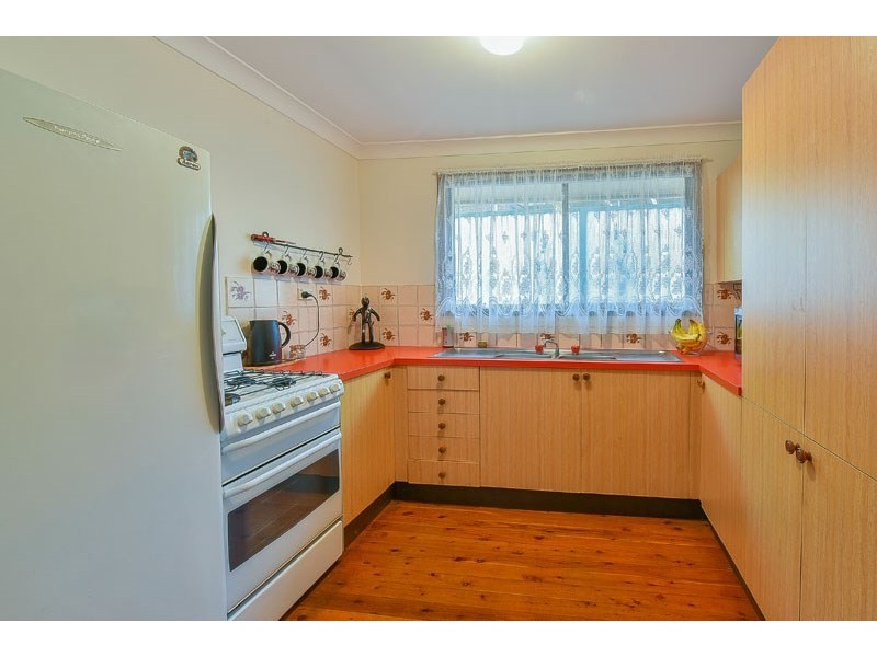 17 Demetrius Road, Rosemeadow NSW 2560