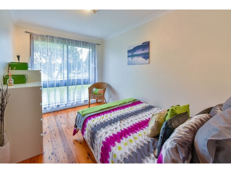 17 Demetrius Road, Rosemeadow NSW 2560