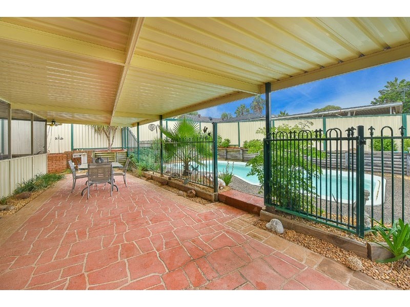17 Demetrius Road, Rosemeadow NSW 2560