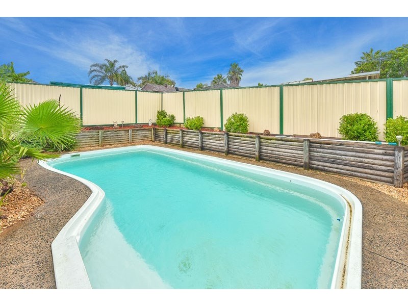 17 Demetrius Road, Rosemeadow NSW 2560