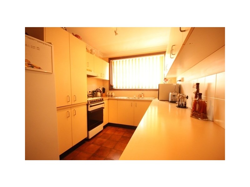 1/8 Vernon Close, Rosemeadow NSW 2560