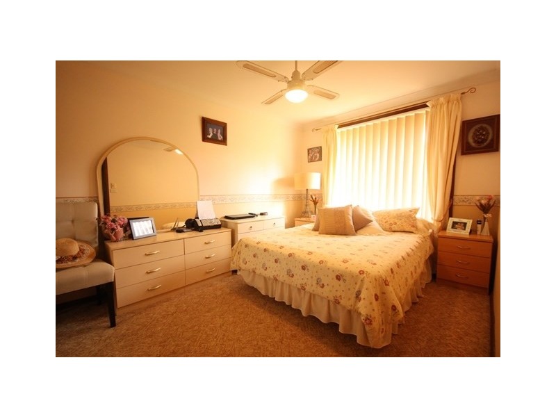 1/8 Vernon Close, Rosemeadow NSW 2560