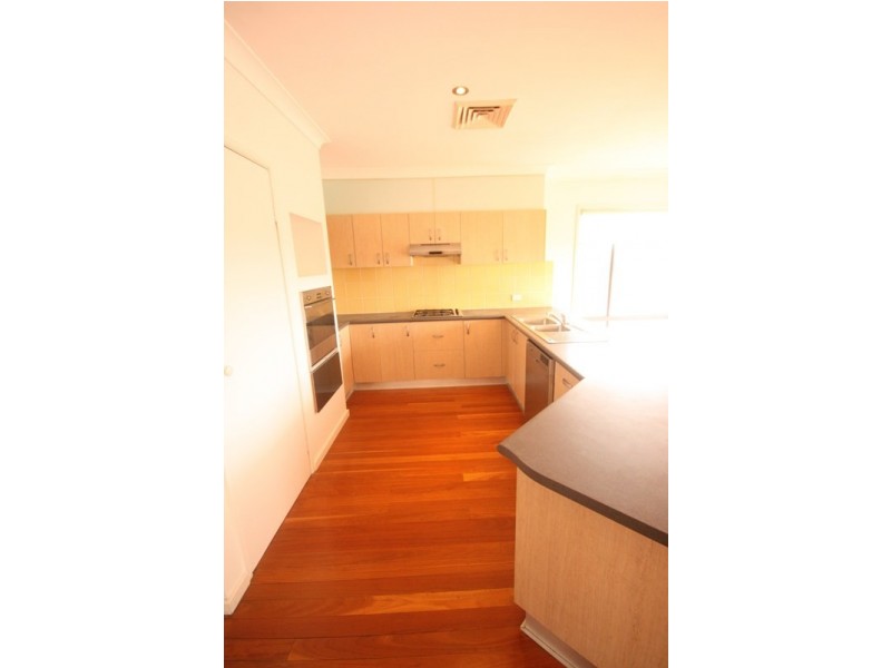 152 Englorie Park Drive, Glen Alpine NSW 2560