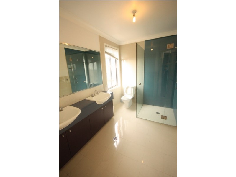 152 Englorie Park Drive, Glen Alpine NSW 2560