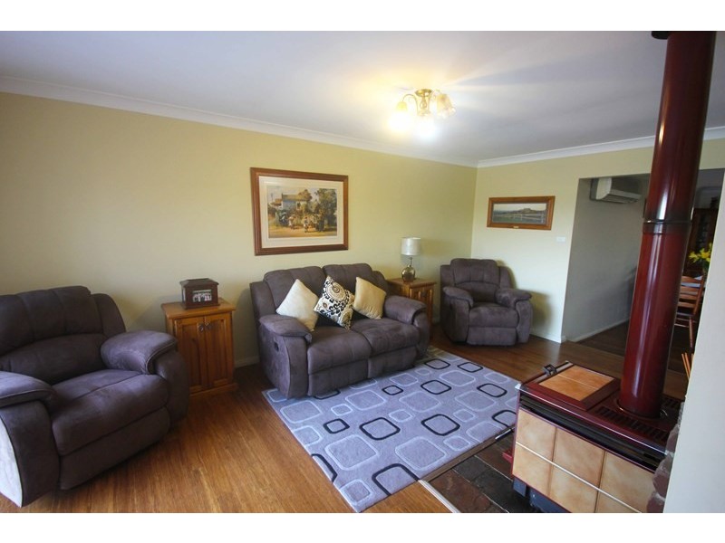 7 Ocean Place, Woodbine NSW 2560