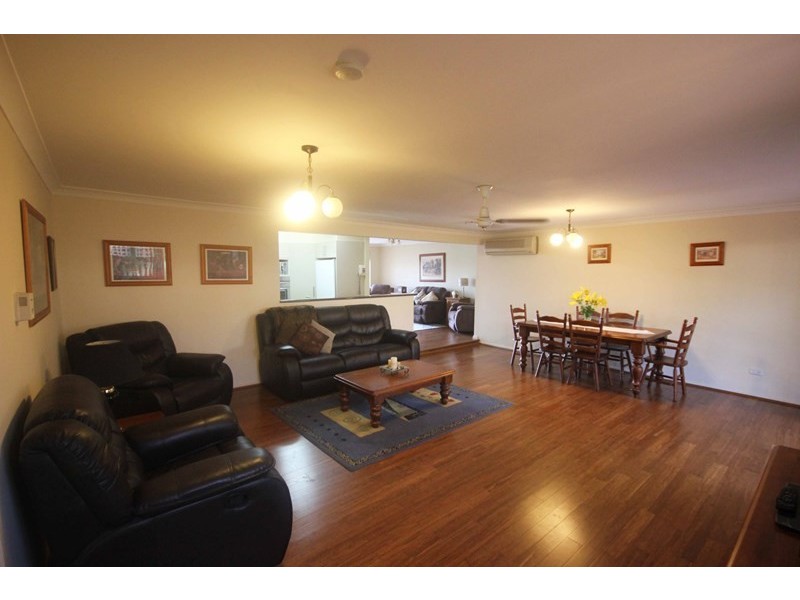 7 Ocean Place, Woodbine NSW 2560