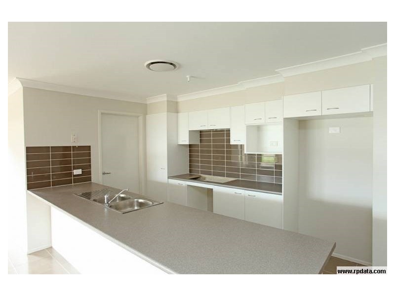 33 Tander Street, Oran Park NSW 2570