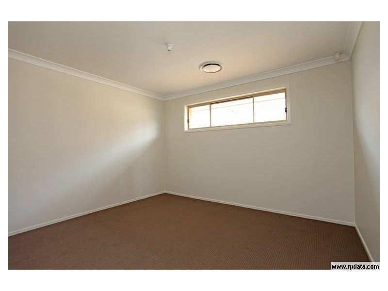 33 Tander Street, Oran Park NSW 2570