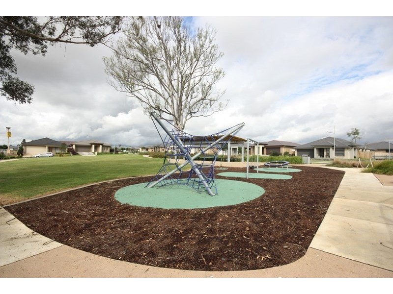 33 Tander Street, Oran Park NSW 2570