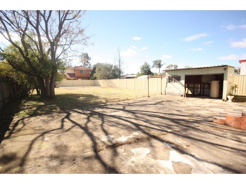 9 Hughes Street, Leumeah NSW 2560